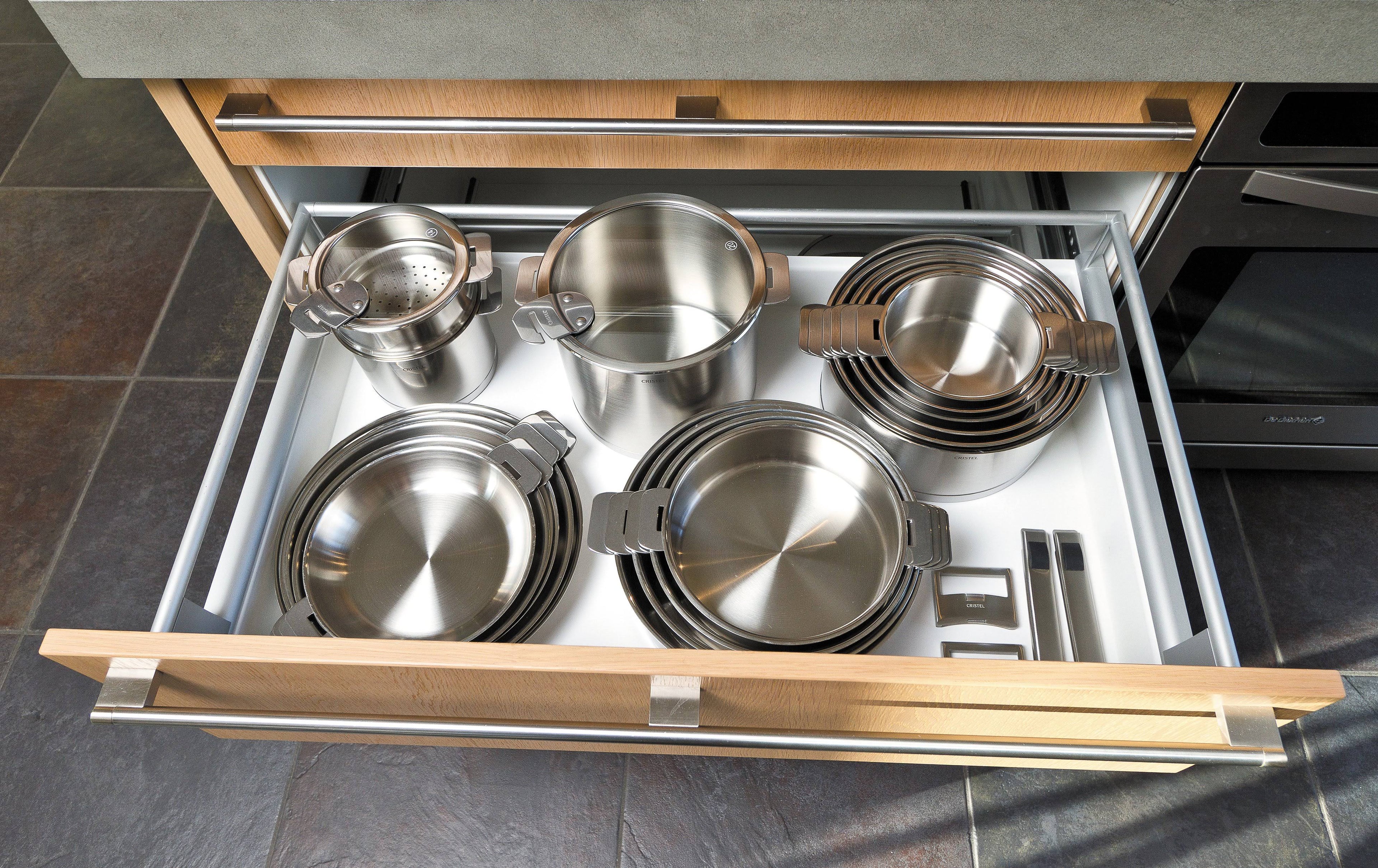 7-Quart Stew Pan with Glass Lid F582711