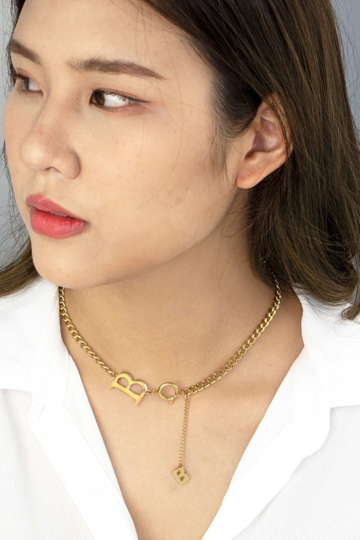 Golden Initial Pendant Necklace with Curby Chain R595932