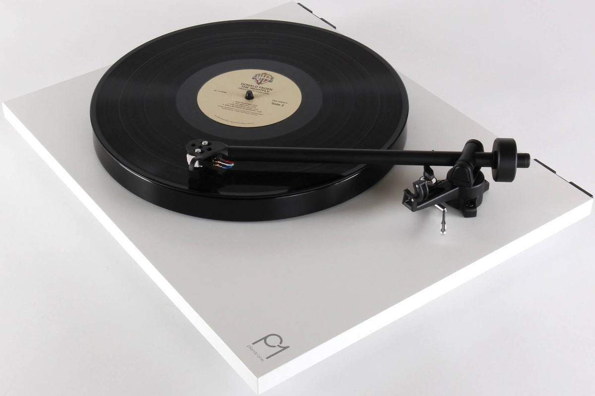 Matte White Turntable with Carbon Cartridge A864952