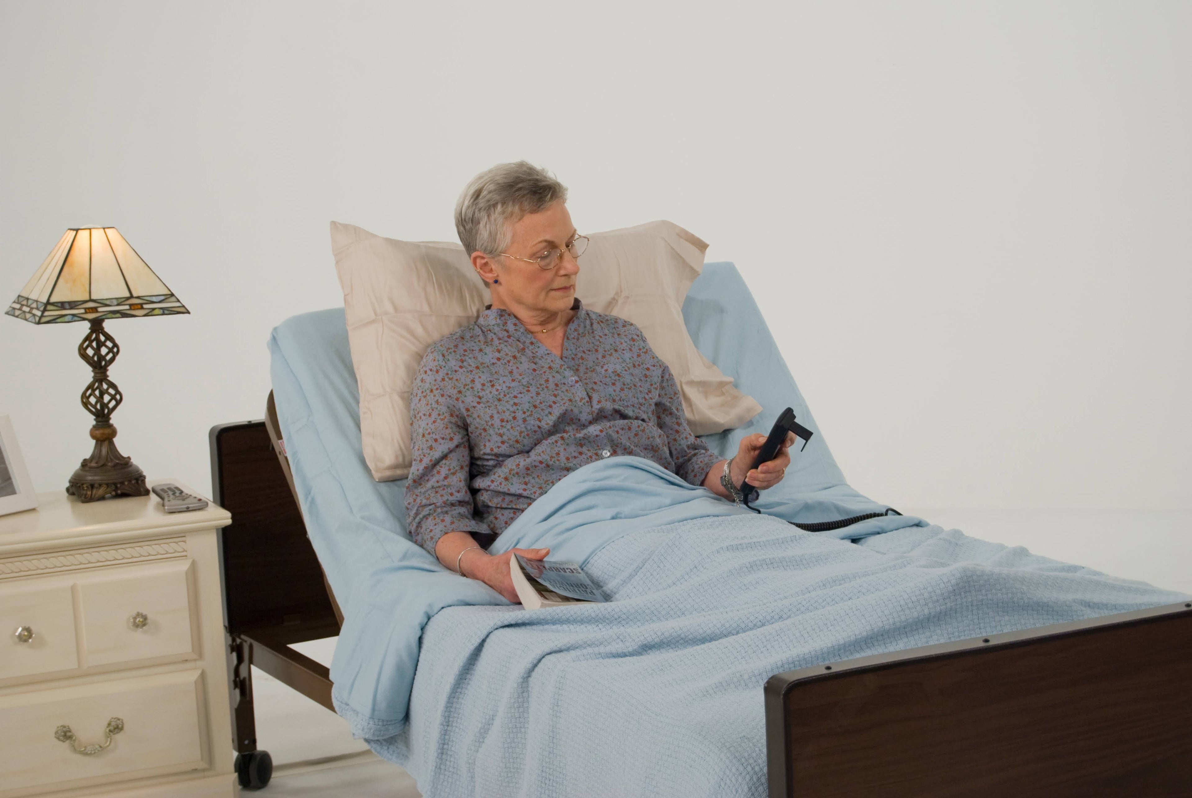 Full Electric Bed with Full Rails J4784