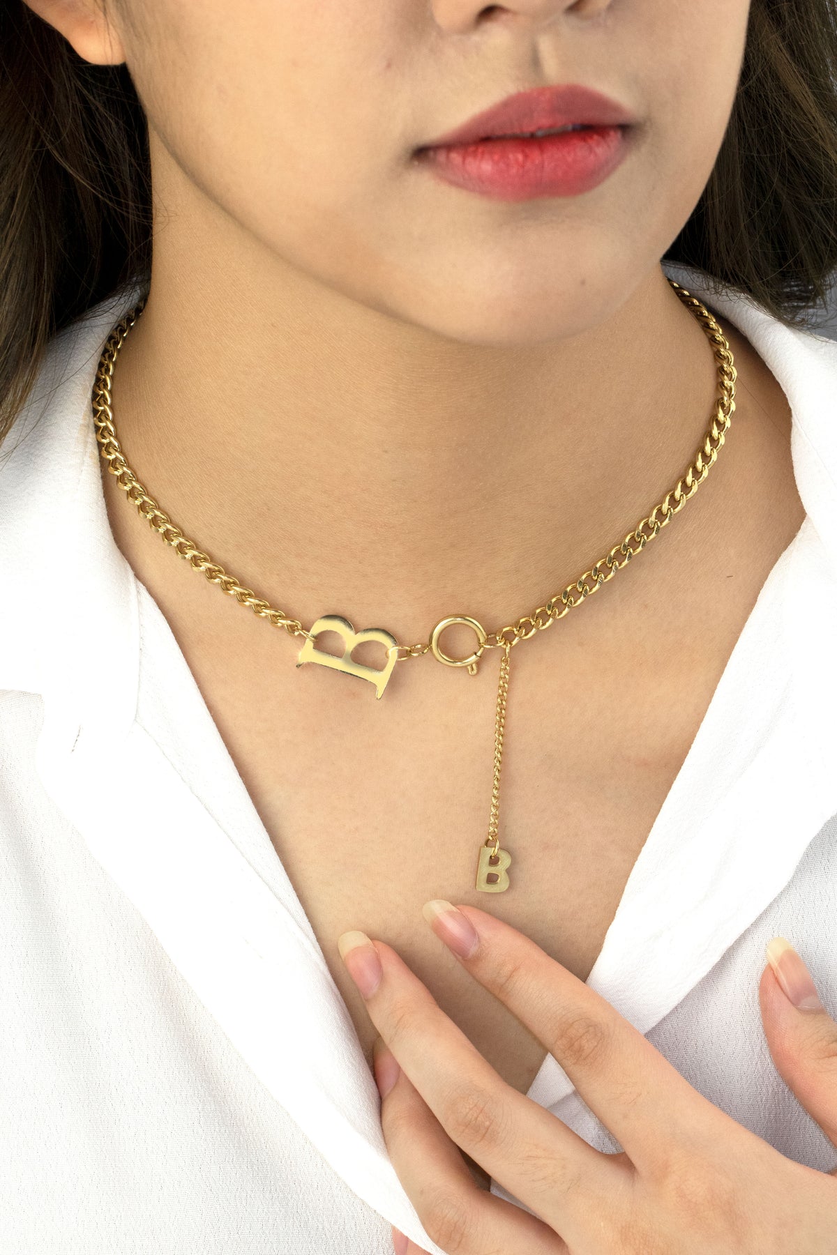 Golden Initial Pendant Necklace with Curby Chain R595932