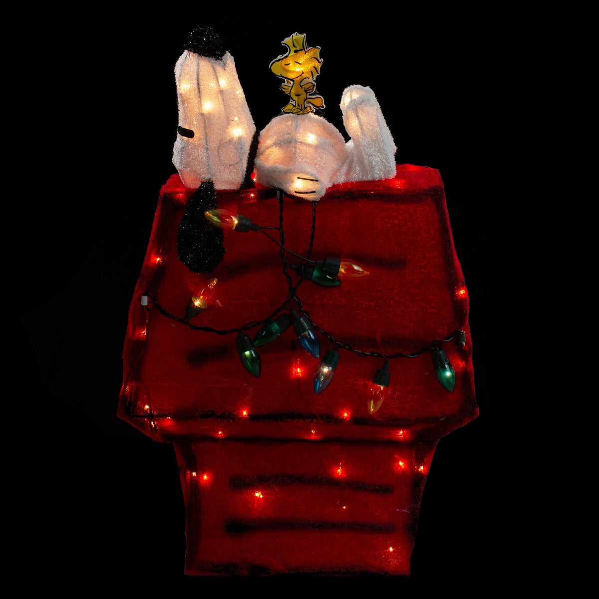 Pre-Lit Peanuts Dog House Christmas Yard Art Decoration with Clear Lights N120064